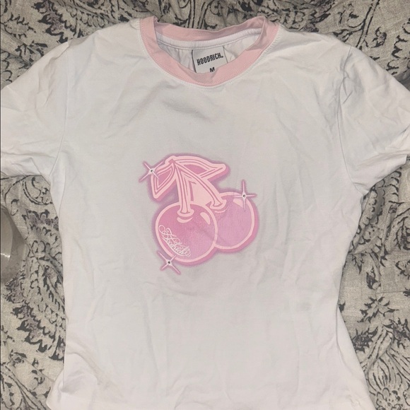 Hoodrich Finesse White and Pink Graphic Crop Top Cherry baby tee rhinestone - Picture 4 of 5